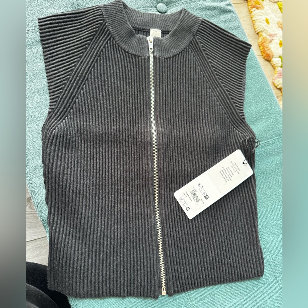 New with tags Alo full zip top size medium